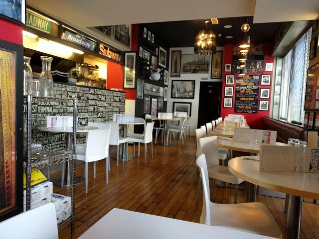 Broadway New York Eatery